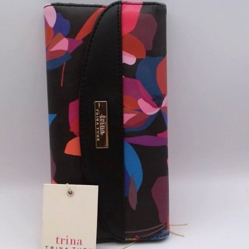 Trina Turk‎ - Flower Wallet, BRAND NEW WITH TAGS